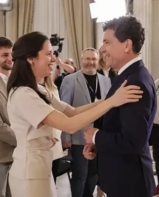 Imagini rare cu Mirabela Grădinaru în tinerețe, cu breton! Cum arăta partenera lui Nicușor Dan înainte de viața publică