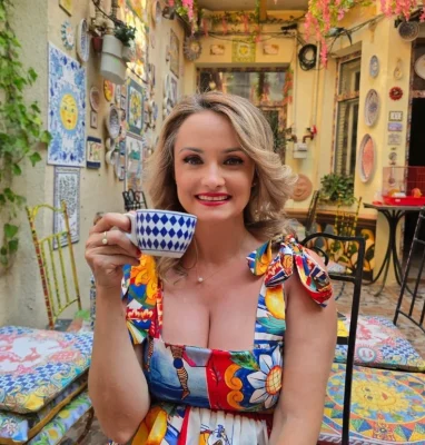 Scandal în sectorul 2! Amalia Bellantoni și soțul ei, reținuți după ce și-au bătut vecinii și le-au furat telefoanele!