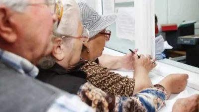 Adio, pensie! Mii de români din străinătate rămân fără bani dacă nu depun acest document de două ori pe an
