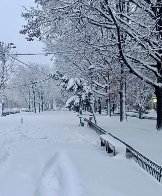 Anunțul momentului de la ANM! Ciclonul care lovește România de la noapte: ninsori, viscol și strat gros de zăpadă.