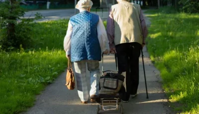 Adio, bani dubli de la stat! Decizia lui Bolojan care schimbă tot. Cine sunt românii care scapă de interdicție?