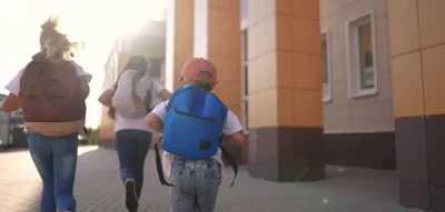 Veste uriașă pentru românii din Spania! Se dau 200 de euro pe lună pentru fiecare copil. Cine primește banii