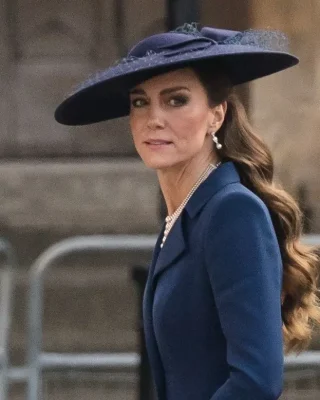 S-a aflat de ce boală suferă Kate Middleton. Detaliul de la picioare care i-a uimit pe toți când s-a desculțat