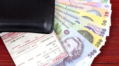 Se schimbă pensiile de la 1 august! Cine sunt românii care vor primi mai puțini bani pe card din această vară