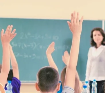 Veste uriașă pentru elevi! Câte zile libere primesc de Paște în 2026. Data la care se întorc, de fapt, la școală