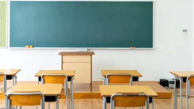 Veste uriașă pentru toți elevii! Câte zile stau acasă de Paște în 2026. Data la care începe vacanța oficială